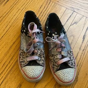 WELL WORN-Skechers size 6.5 sparkle sneakers